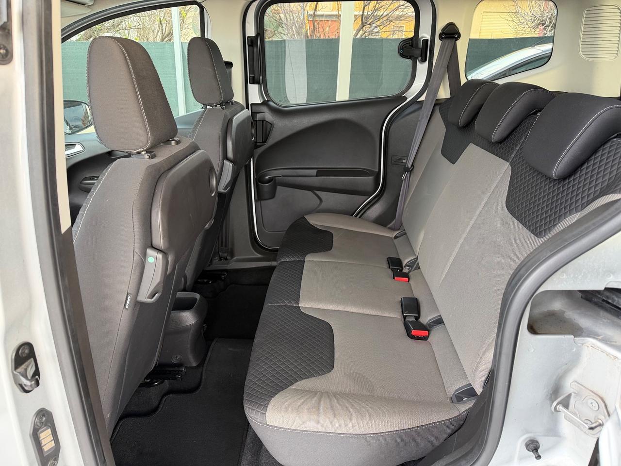 Ford Tourneo Courier 1.5 TDCI 75 CV Titanium