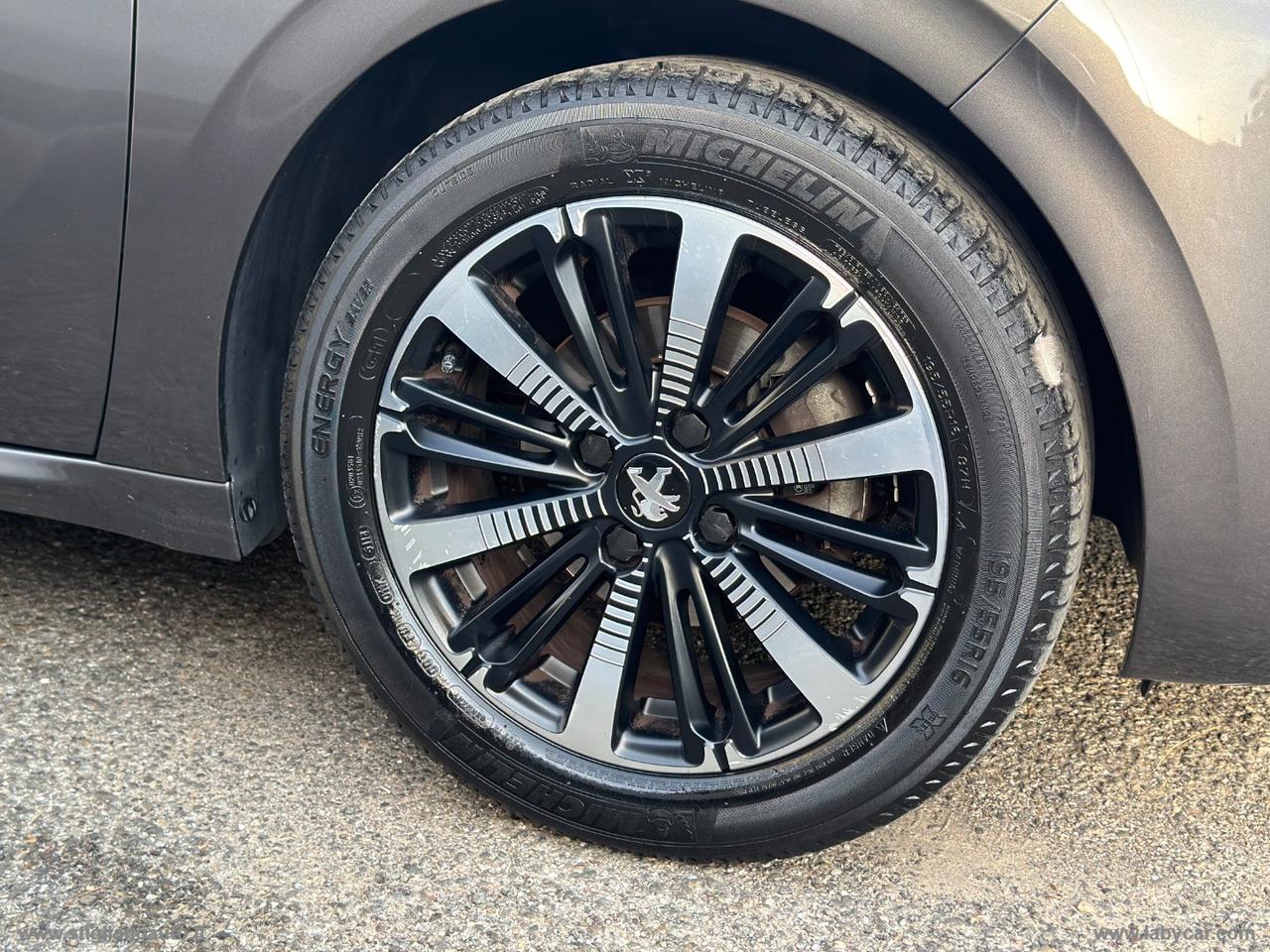 PEUGEOT 208 PureTech 82 S&S 5p. Signature