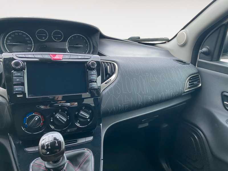 LANCIA Ypsilon 1.2 8v Gold 69cv