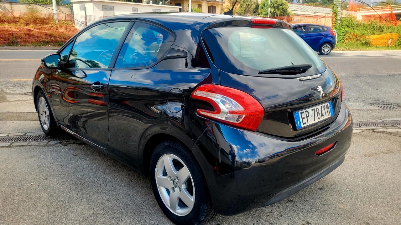 Peugeot 208 1.2 VTi 82 CV 3 porte Allure