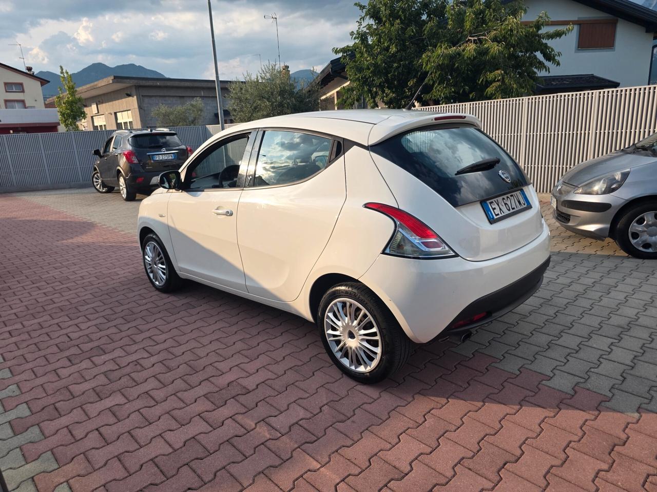 Lancia Ypsilon 1.2 69cv perfetta e garantita 12 mesi