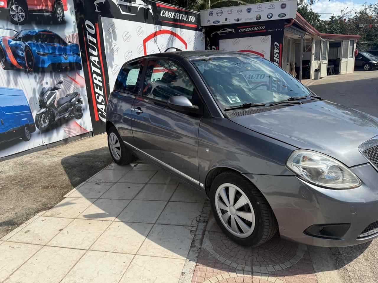 Lancia Ypsilon 1.3 MJT 75 CV Argento