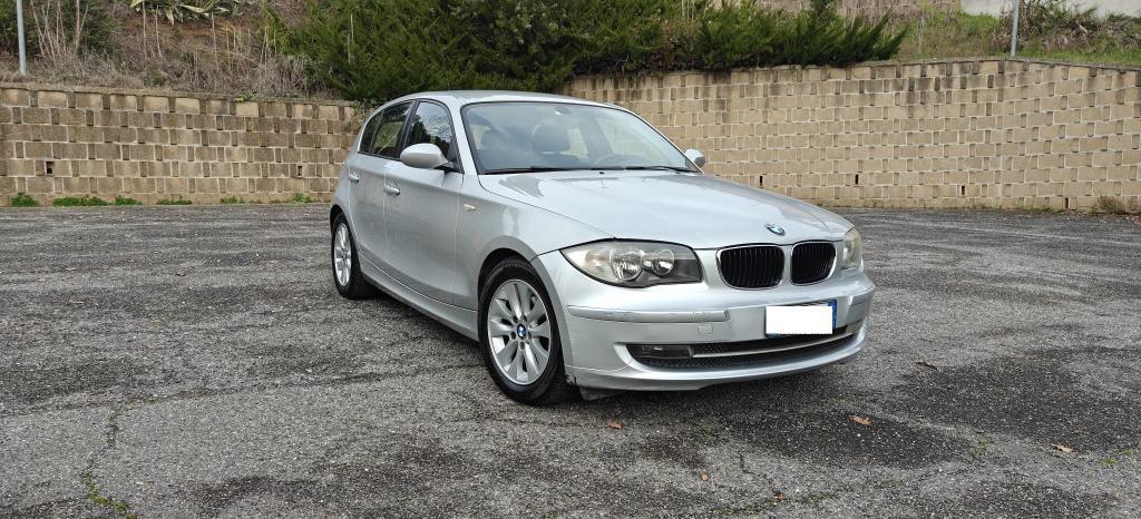 BMW Serie 1 5 Porte 118d 5p 2.0 143cv dpf Ottimo Stato