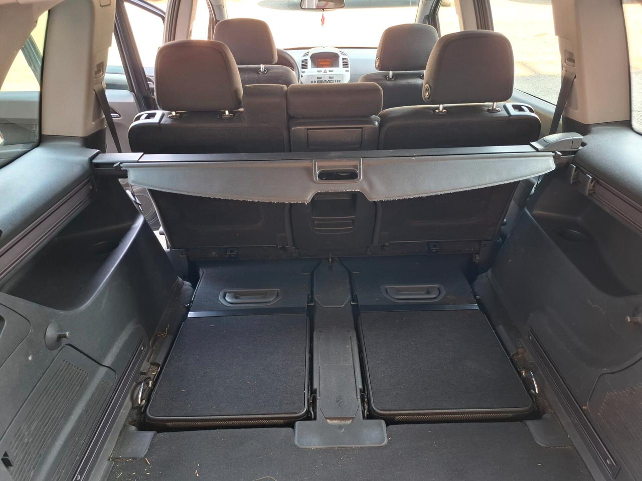 Opel Zafira 1.6 16V VVT Cosmo