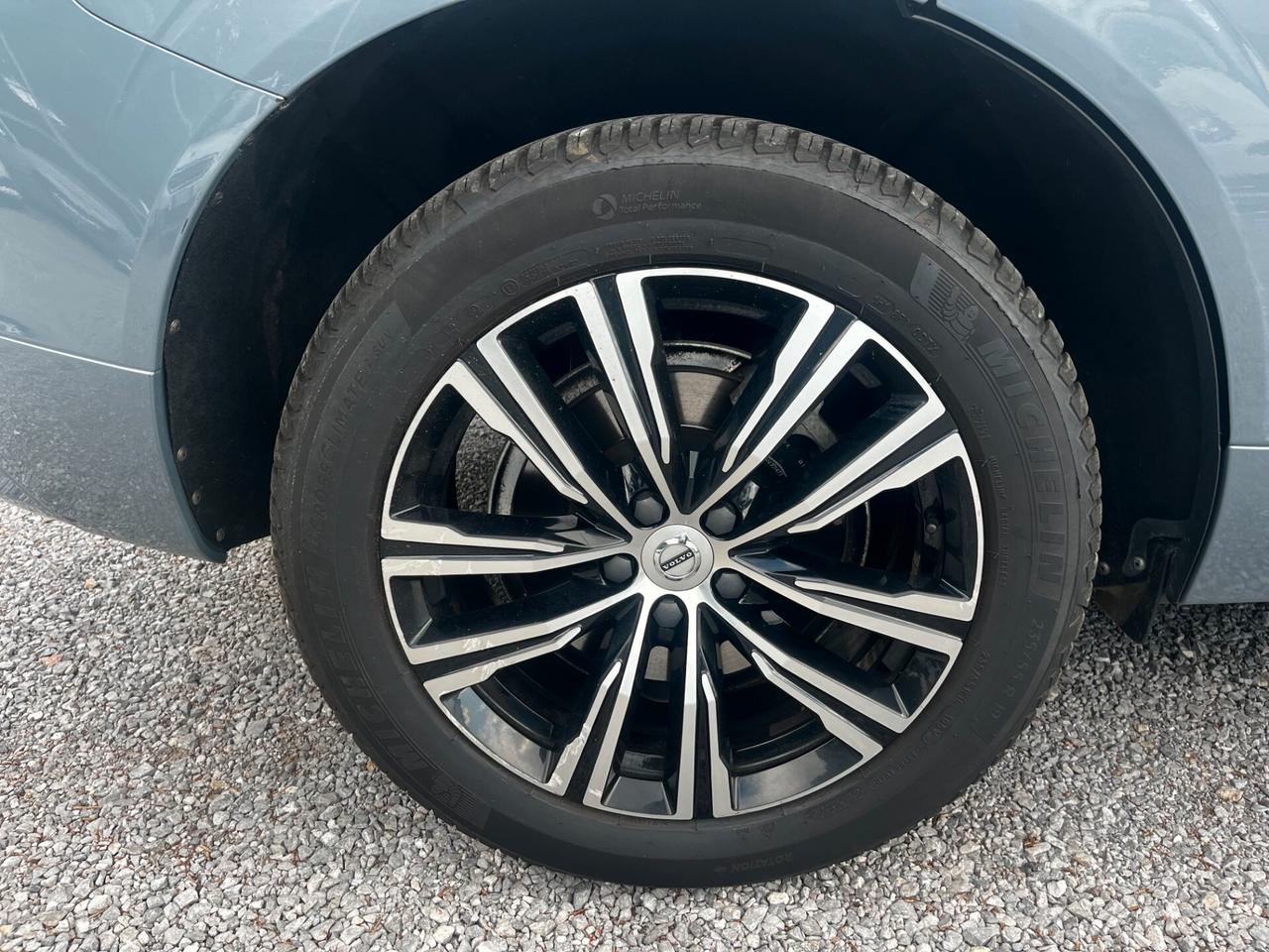 Volvo XC 60 XC60 B4 (d) AWD Geartronic Momentum Pro