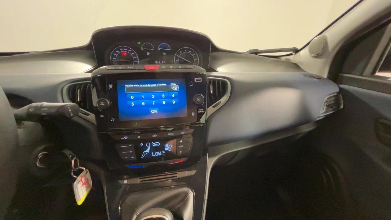 Lancia Ypsilon 1.0 FireFly 5 porte S&S Hybrid Platino