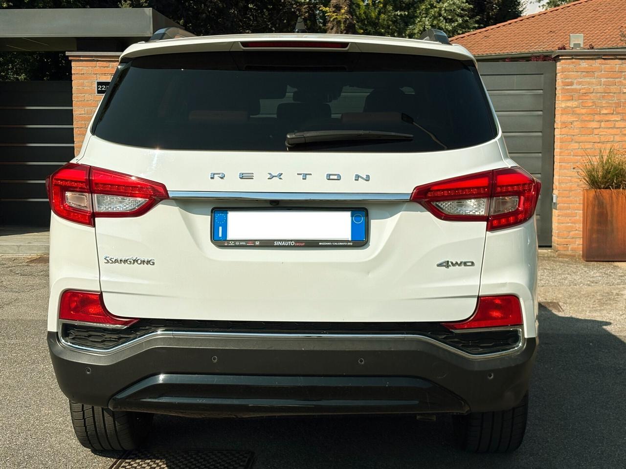 SSANGYONG REXTON 2.2D aut.-7POSTI-FULL-2019