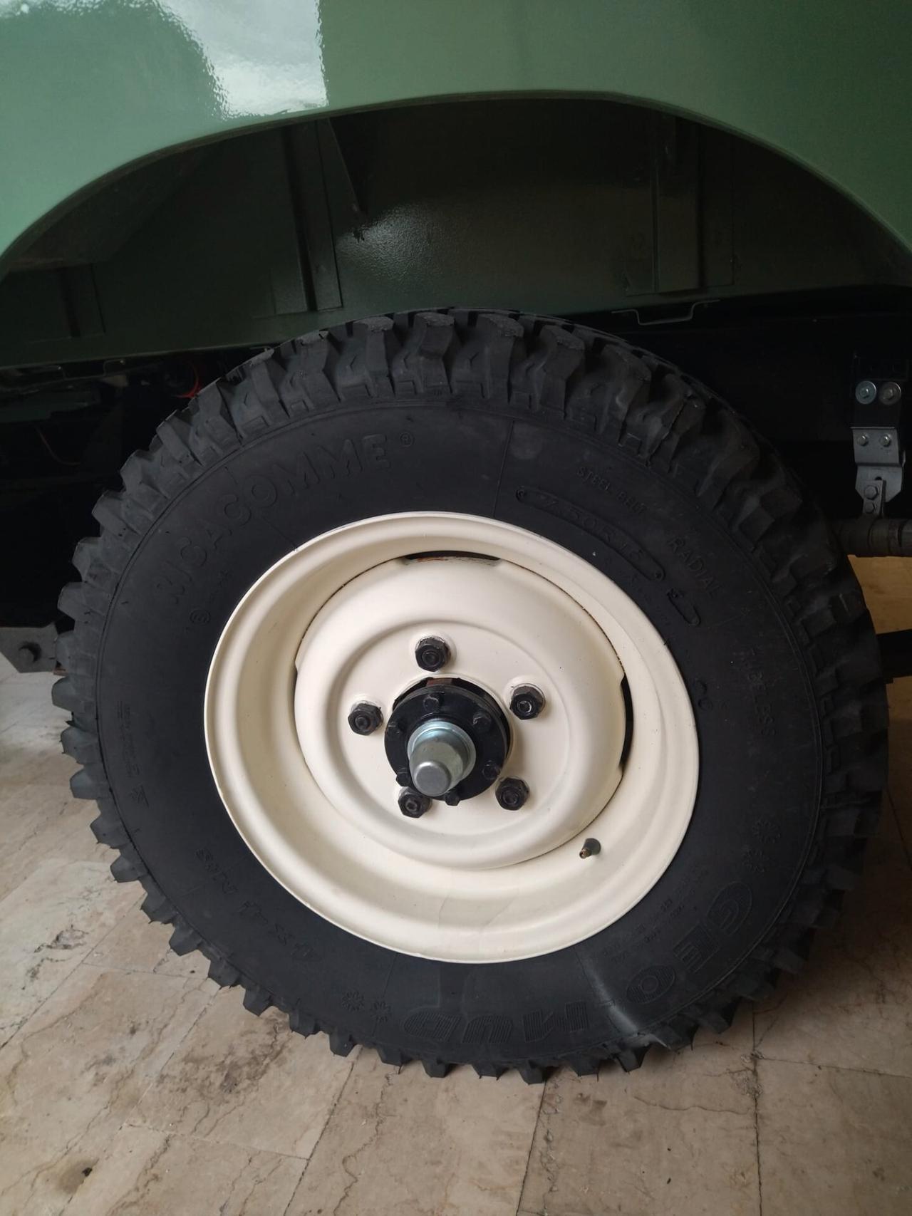 Land Rover Defender PICK-UP COMPLETAMENTE RESTAURATO