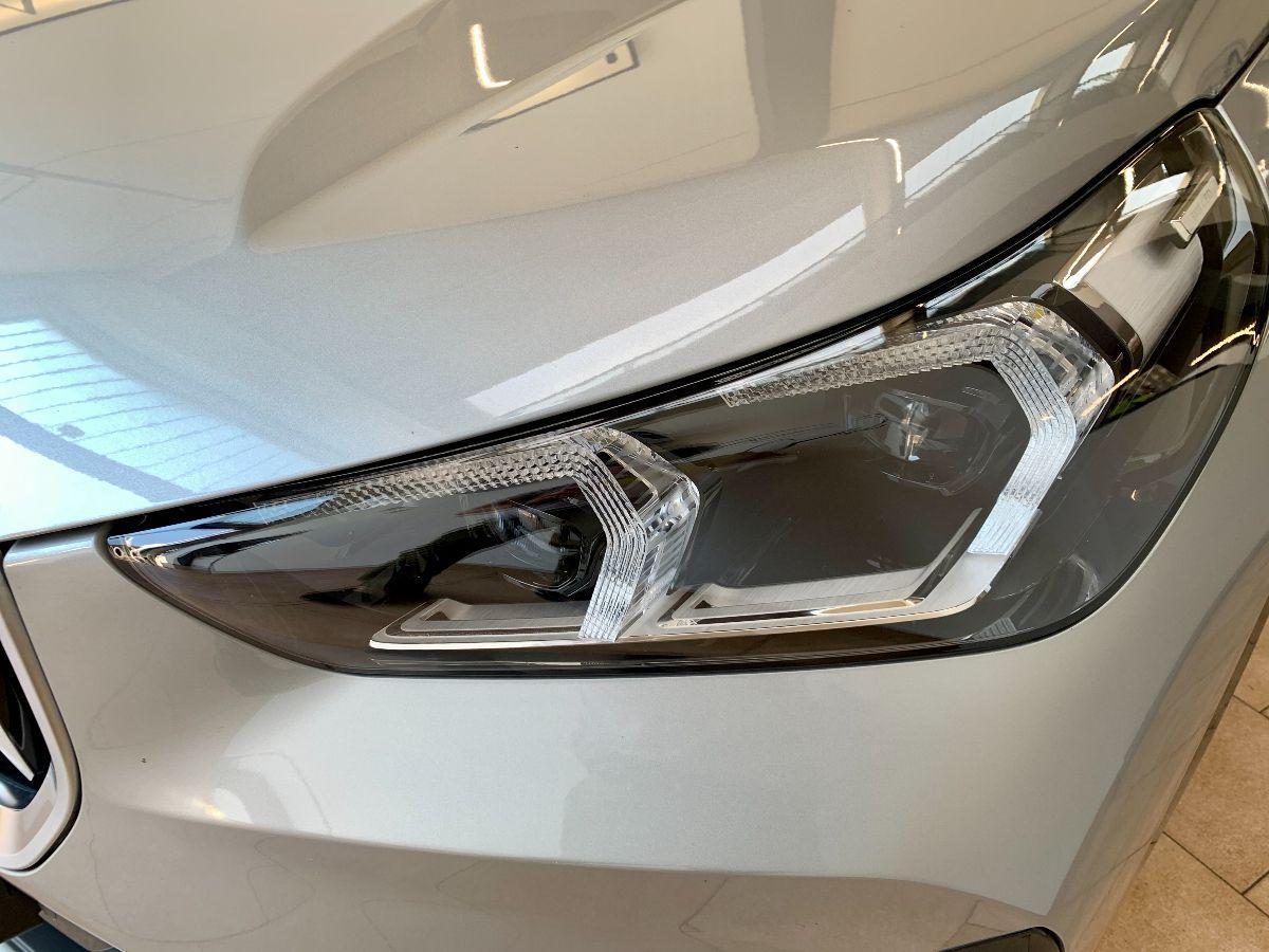 BMW - X1 - sDrive18i xLine