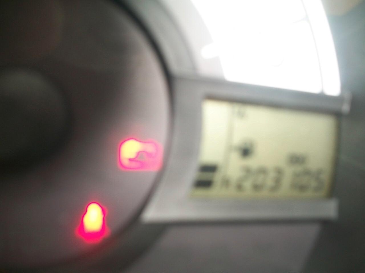 Toyota Aygo 1.0 12V VVT-i 5 porte Lounge CC 998 BENZINA IMMAT 30/06/2012 05 PORTE SI NUOVI PATENTATTI GARANZIA UN ANNO