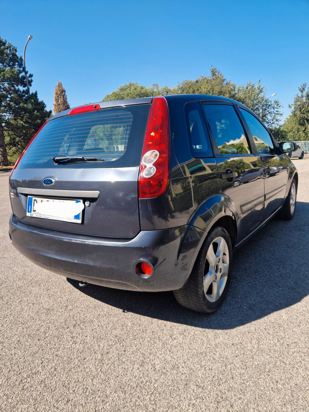 Ford Fiesta 1.2 Benz 75CV - Garanzia 12 Mesi