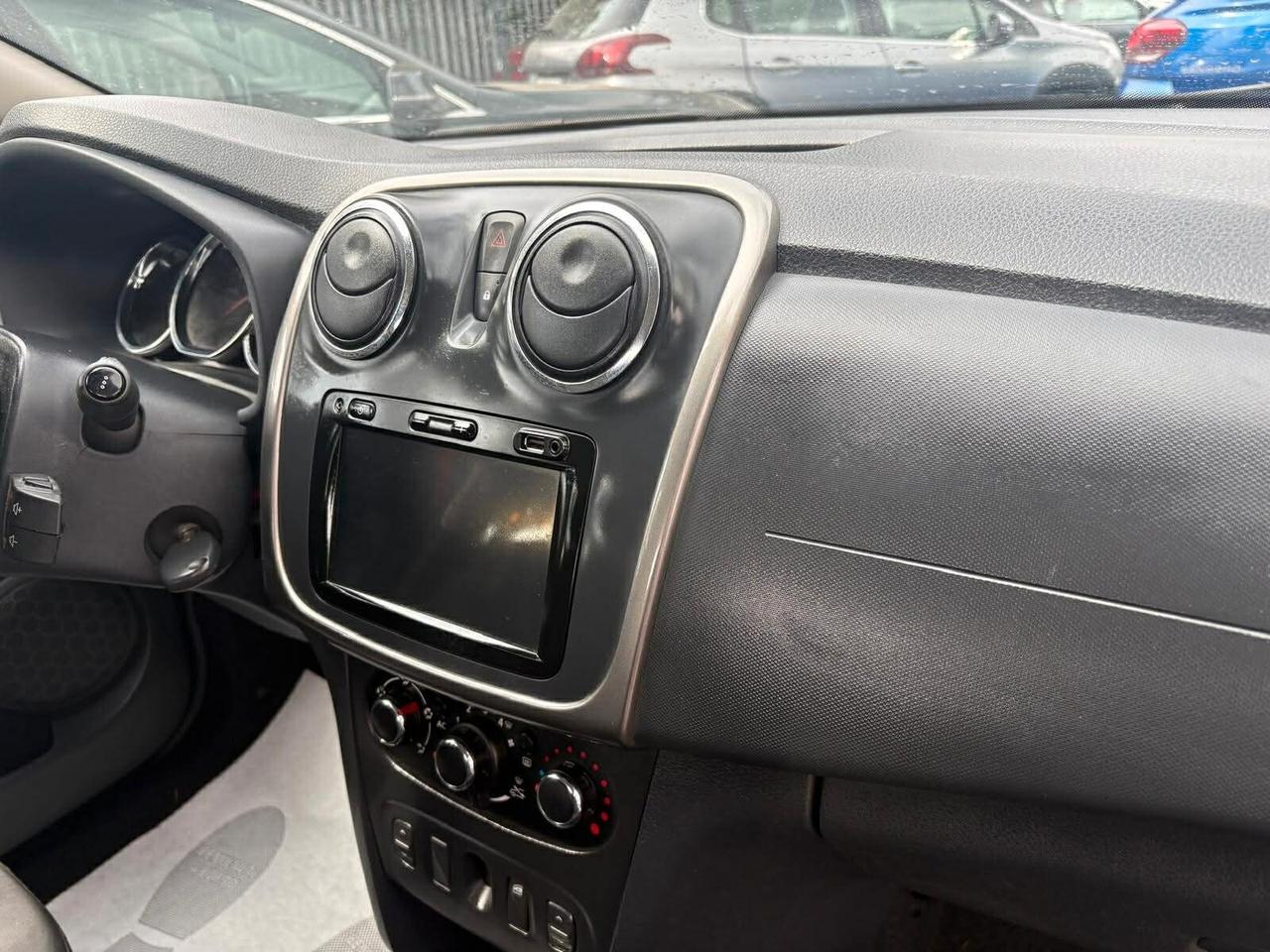 Dacia Sandero 1.2 75CV Lauréate