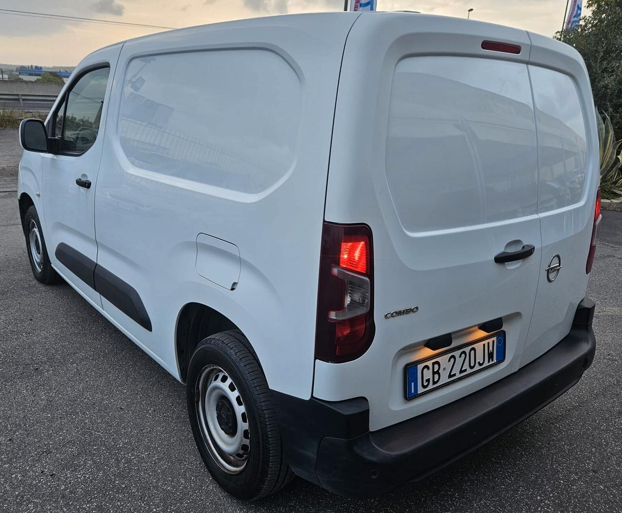 Opel Combo Cargo 1.5 Diesel - 3 POSTI -