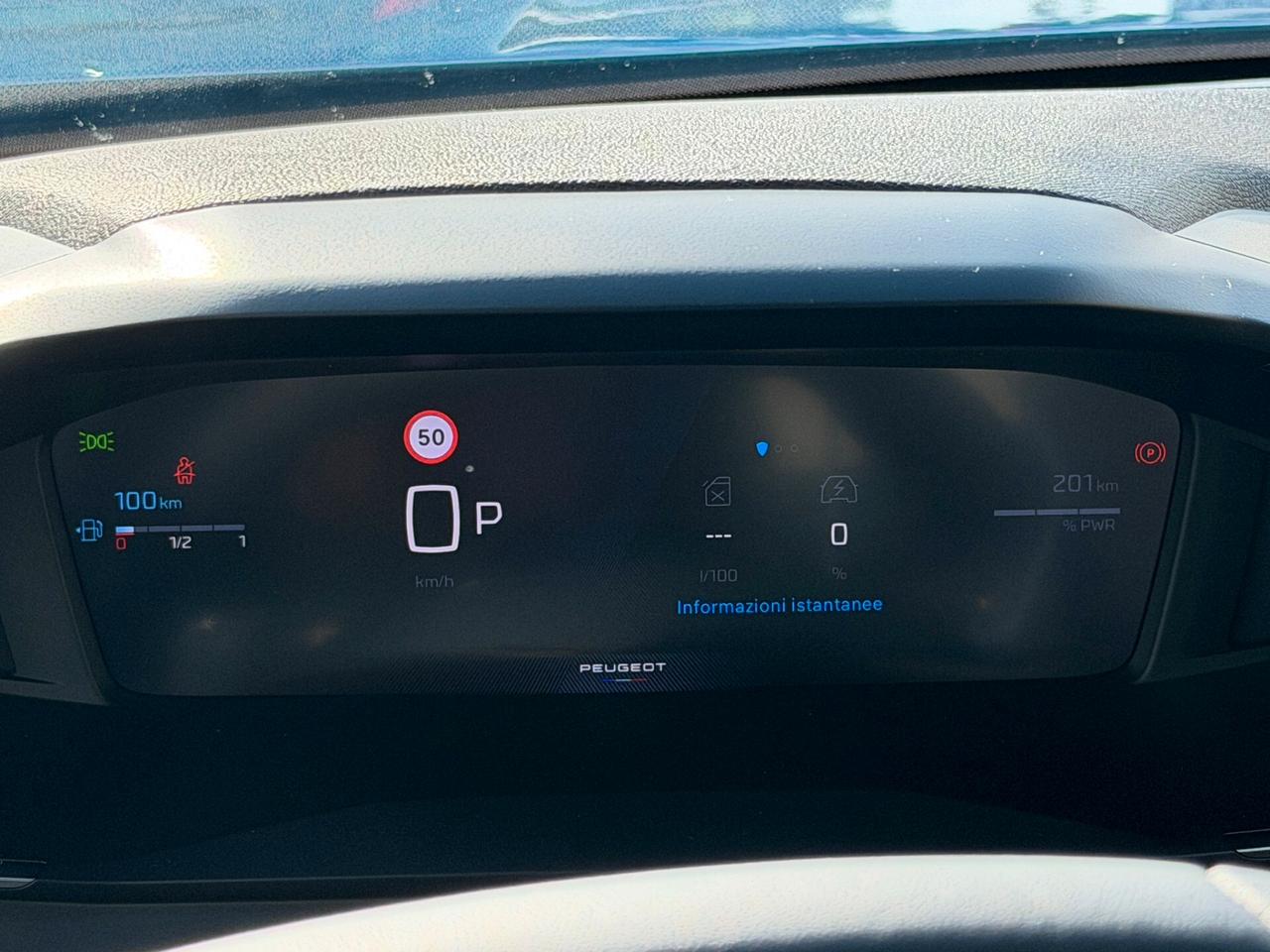 Peugeot 2008 Hybrid 145 e-DCS6 Style