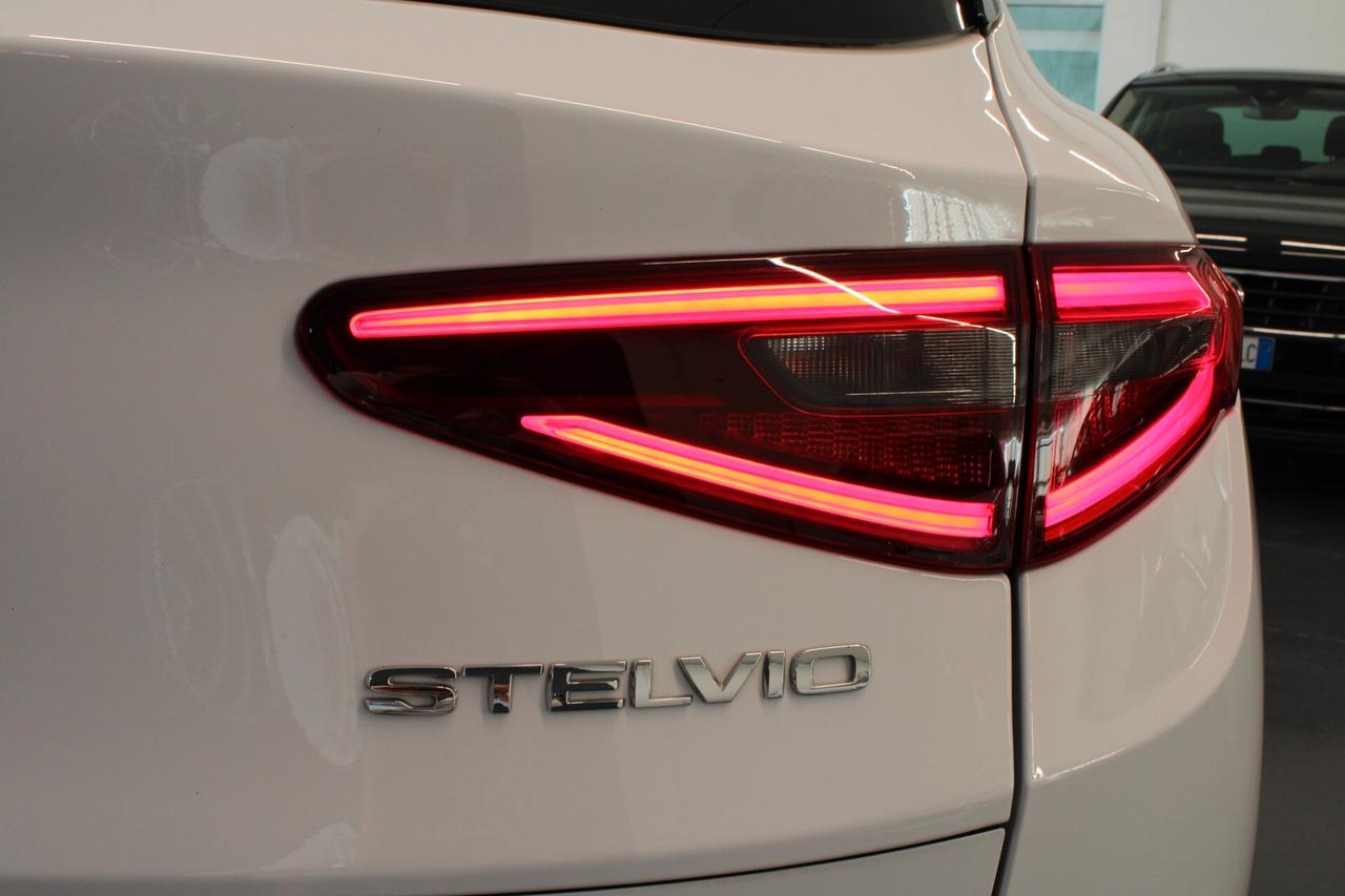 Alfa Romeo Stelvio 2.2 Turbodiesel 160 CV AT8 RWD Business
