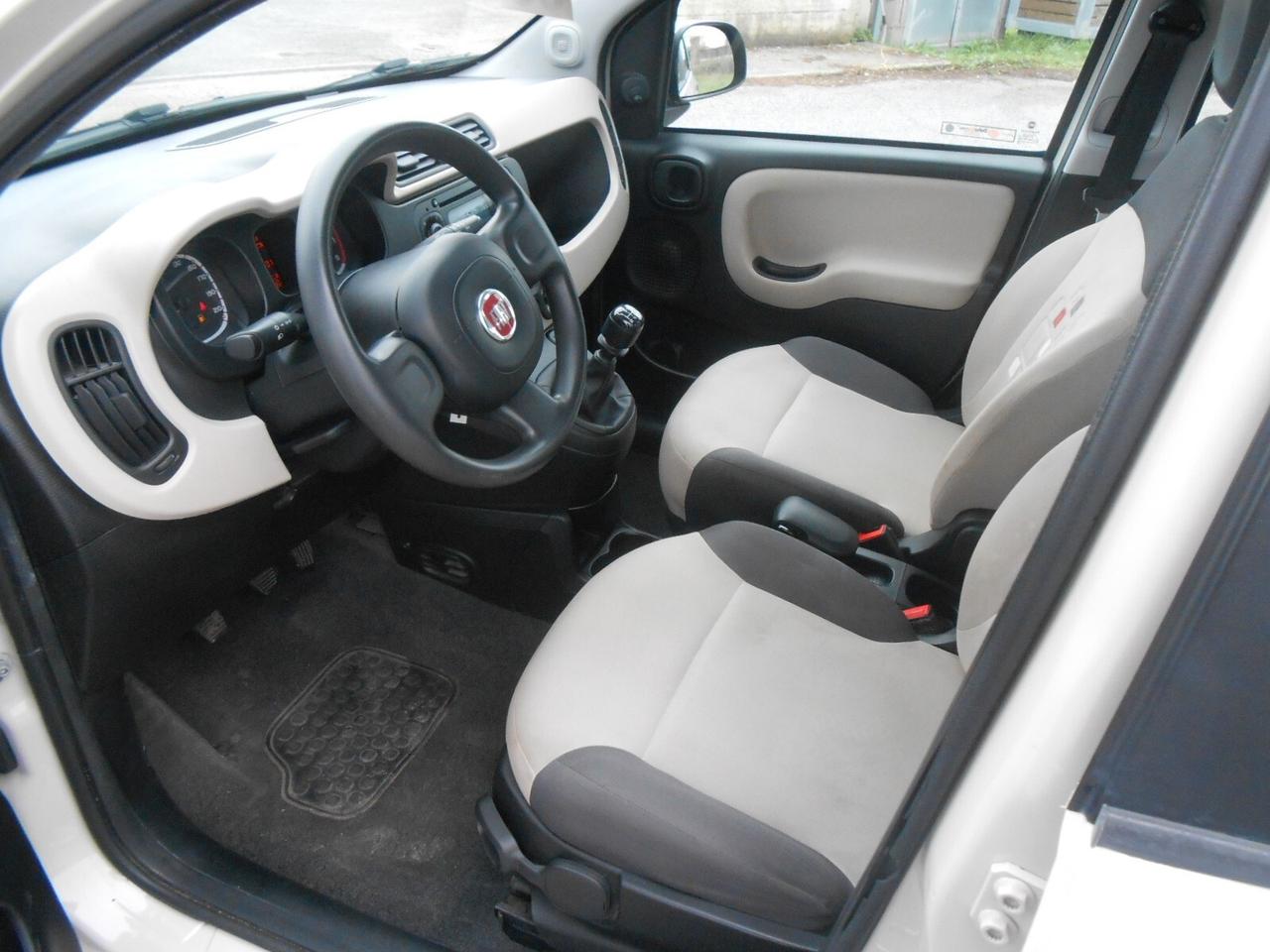 Fiat Panda 1.2 Lounge 69 CV €6