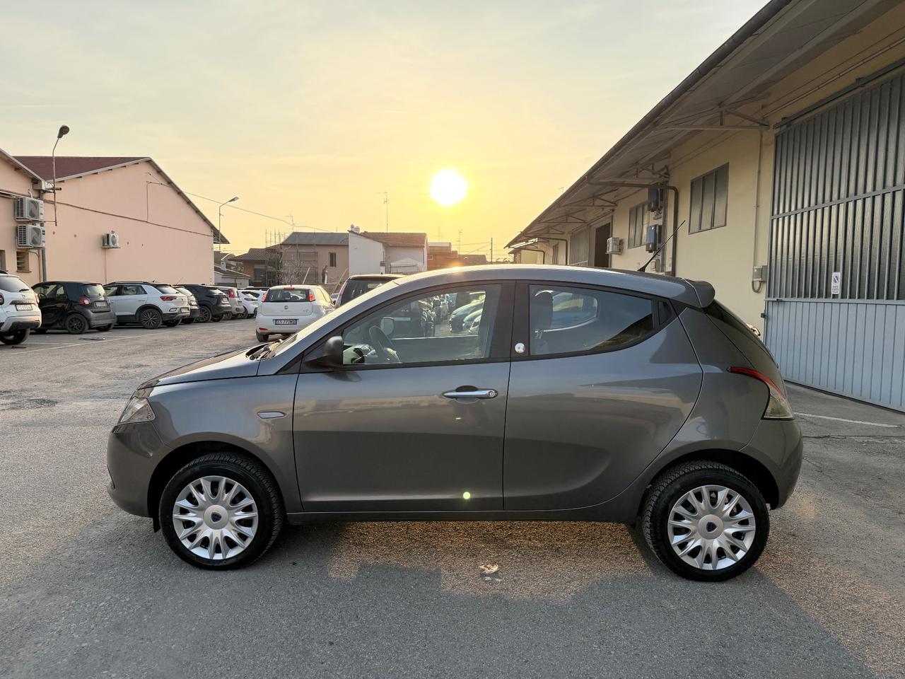 Lancia Ypsilon 0.9 TwinAir 85 CV 5 porte Metano Ecochic Gold