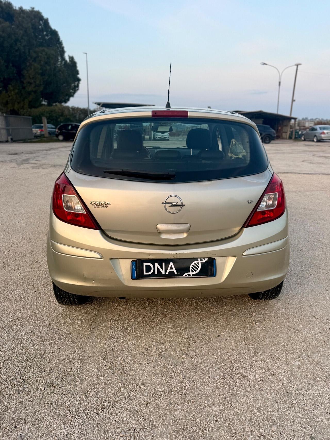 Opel Corsa 1.2 Benzina Metano unipropr. NEOPATENTATI