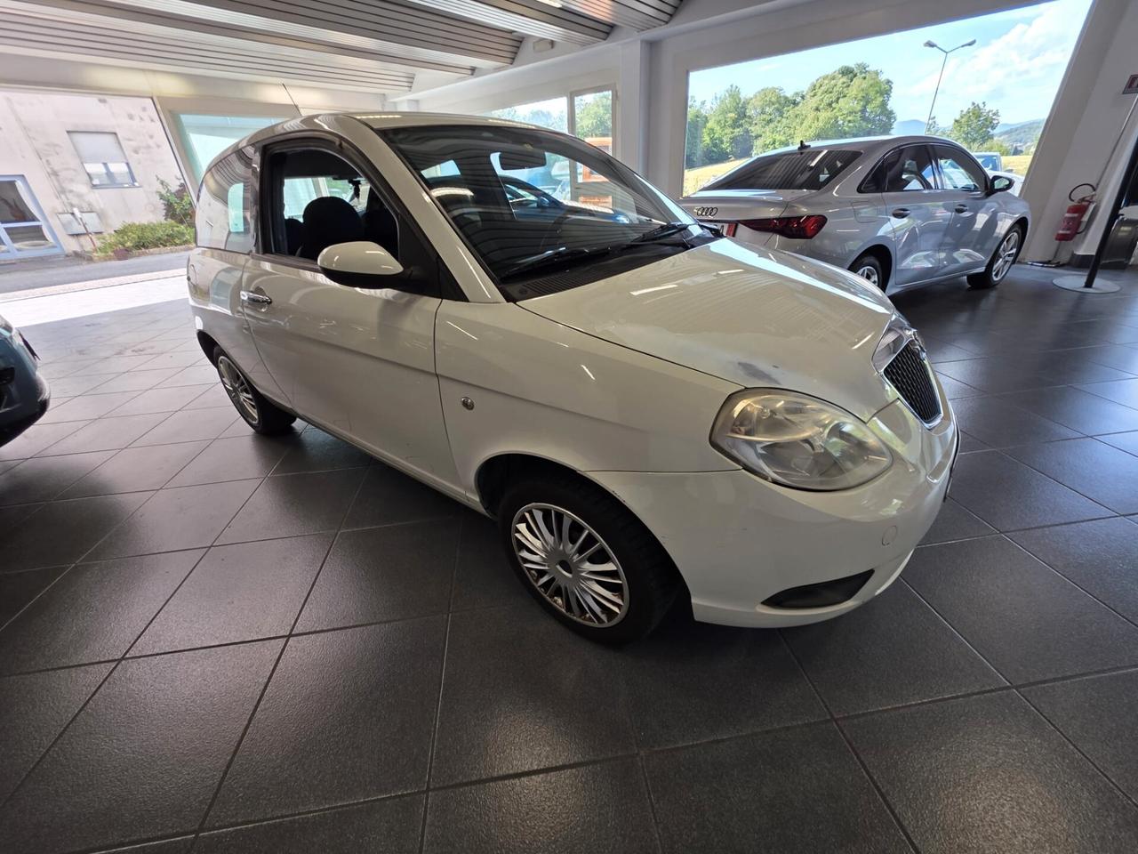Lancia Ypsilon 1.2 Argento