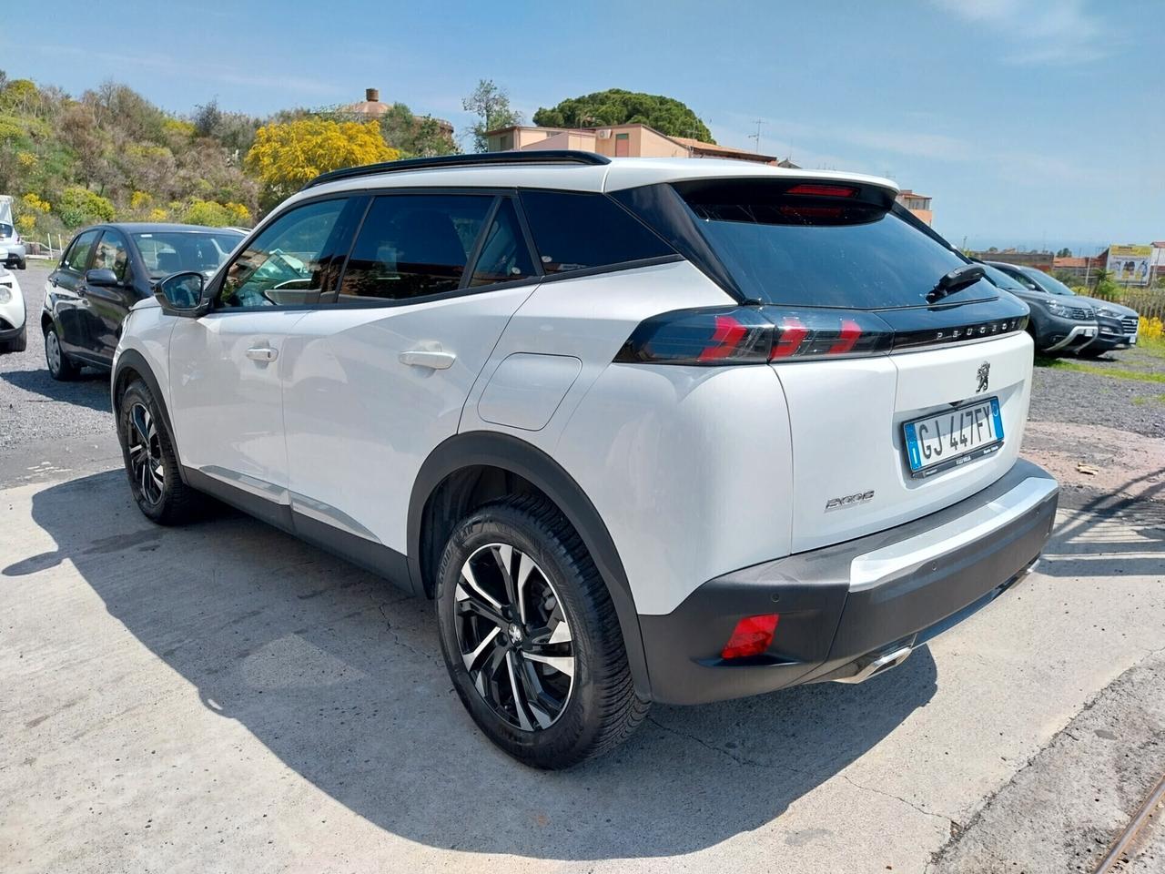 PEUGEOT 2008 1.2 BENZINA 30.000 KM ALLURE 2022