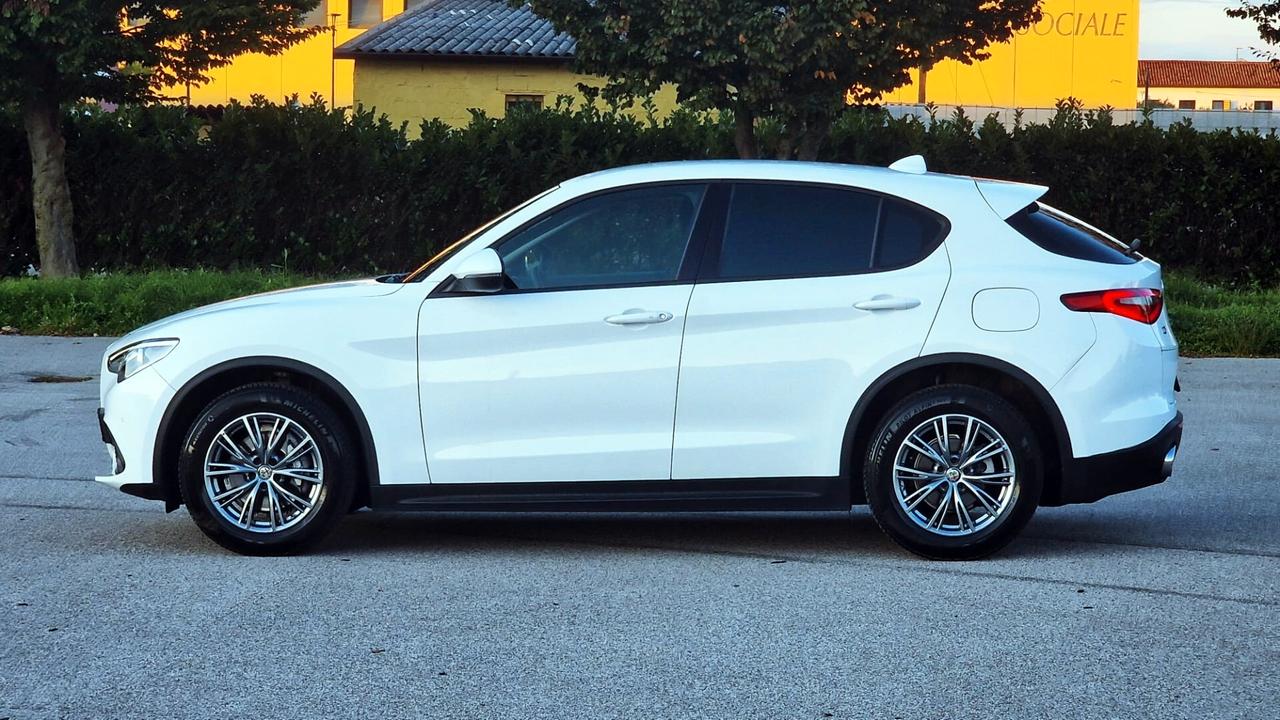 Alfa Romeo Stelvio 2.2 Turbodiesel 190 CV AT8 Q4