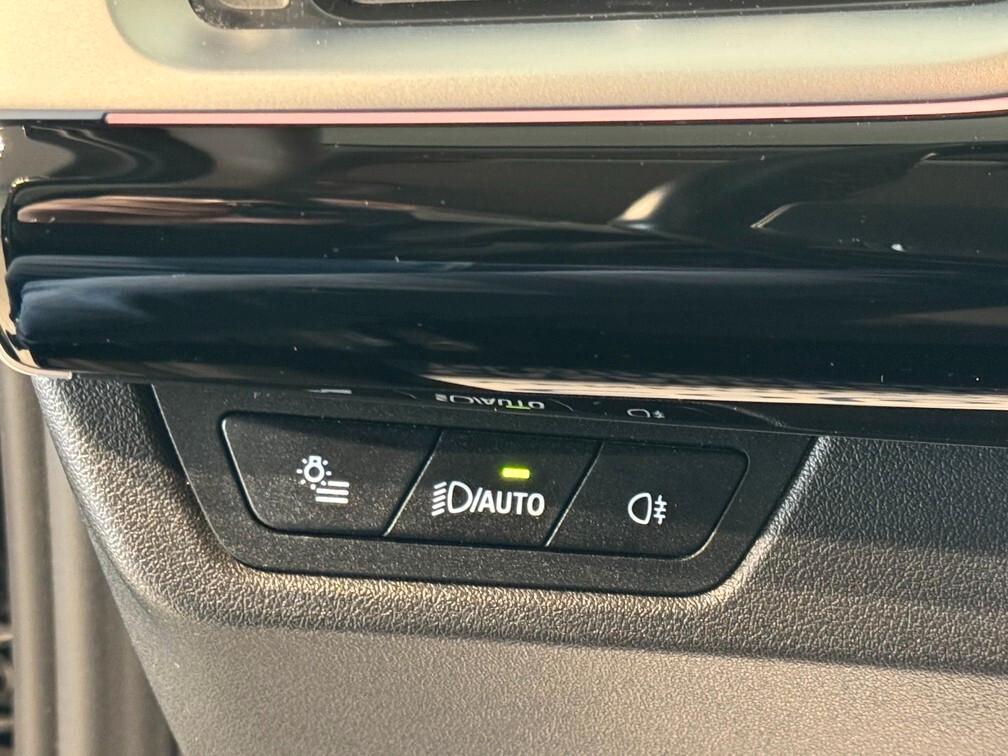 BMW X1 sdrive18i Advantage 136cv auto Led Navi 17" Neopat