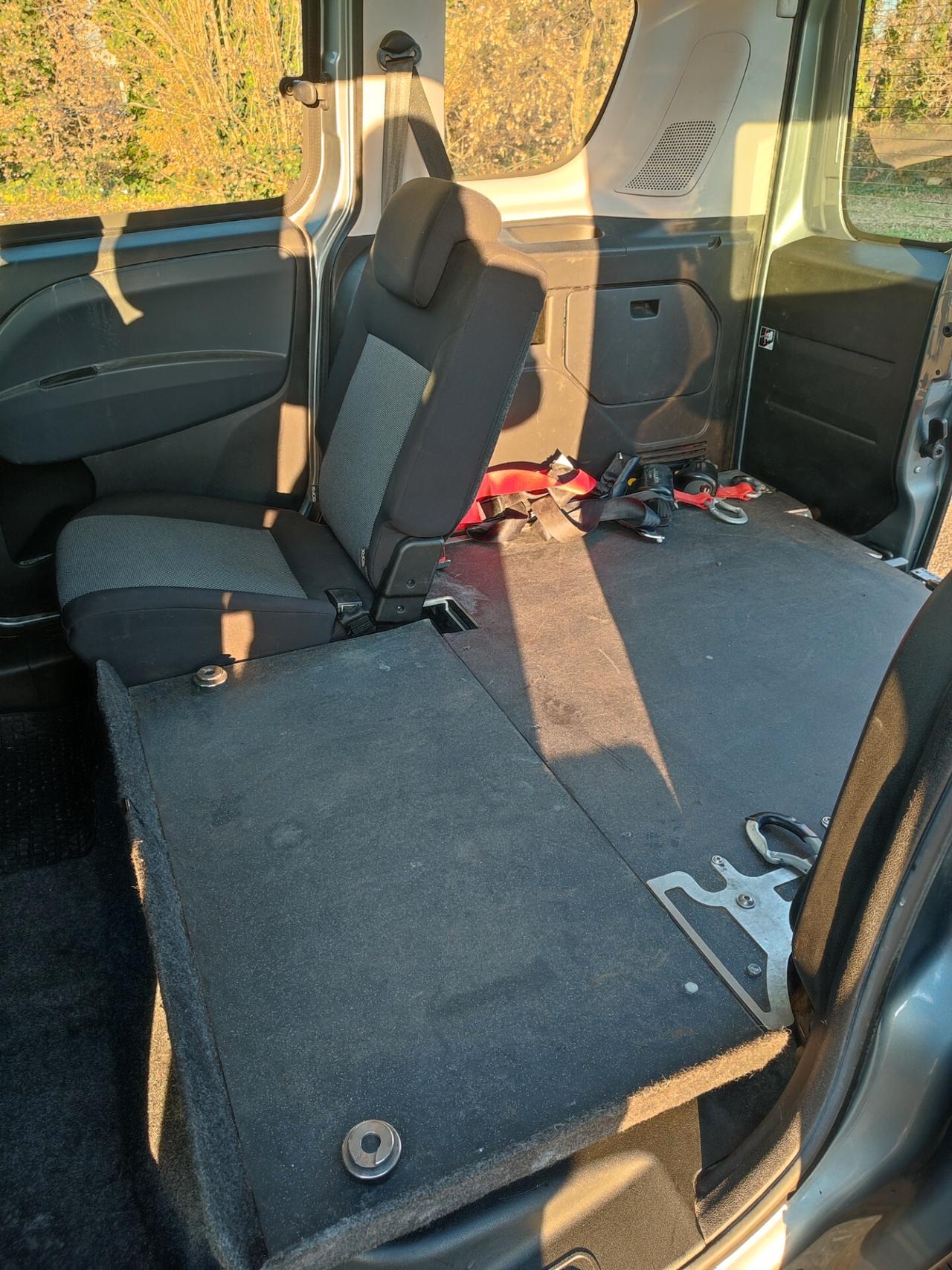 FIAT DOBLO PER I DISABILI 1.6MJT POCHI KM AUTOMATICO
