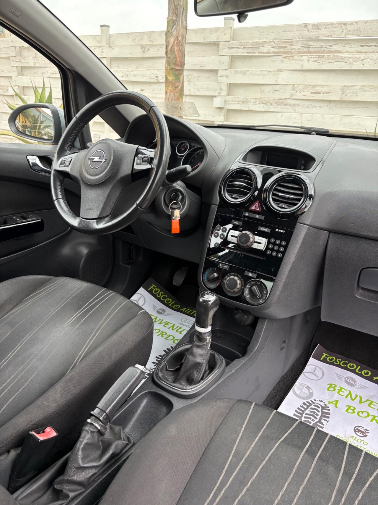 Opel Corsa 1.2 benzina 3 porte