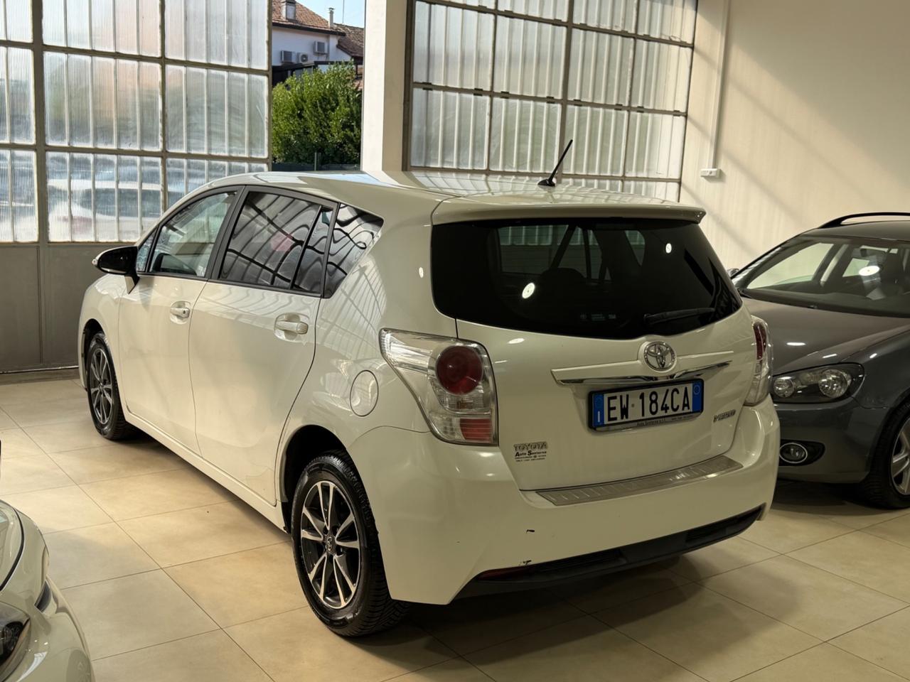 Toyota Verso 1.6 D-4D Business 7 Posti
