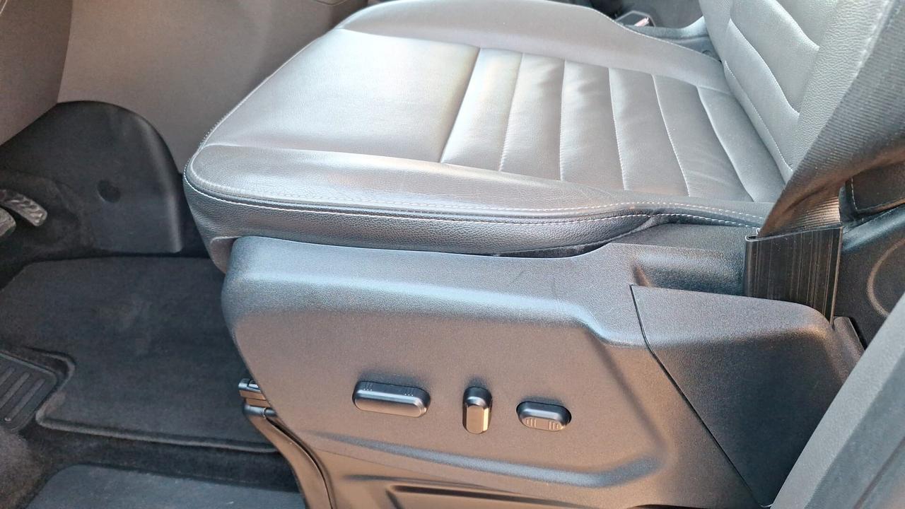 Ford Tourneo Custom 320 2.0 EcoBlue 185CV aut. PC Titanium 8 POSTI!!!