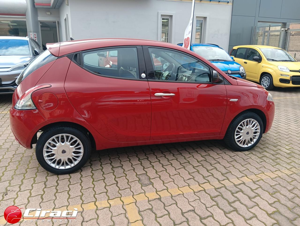 Lancia Ypsilon 1.2 69 CV 5p GPL Gold