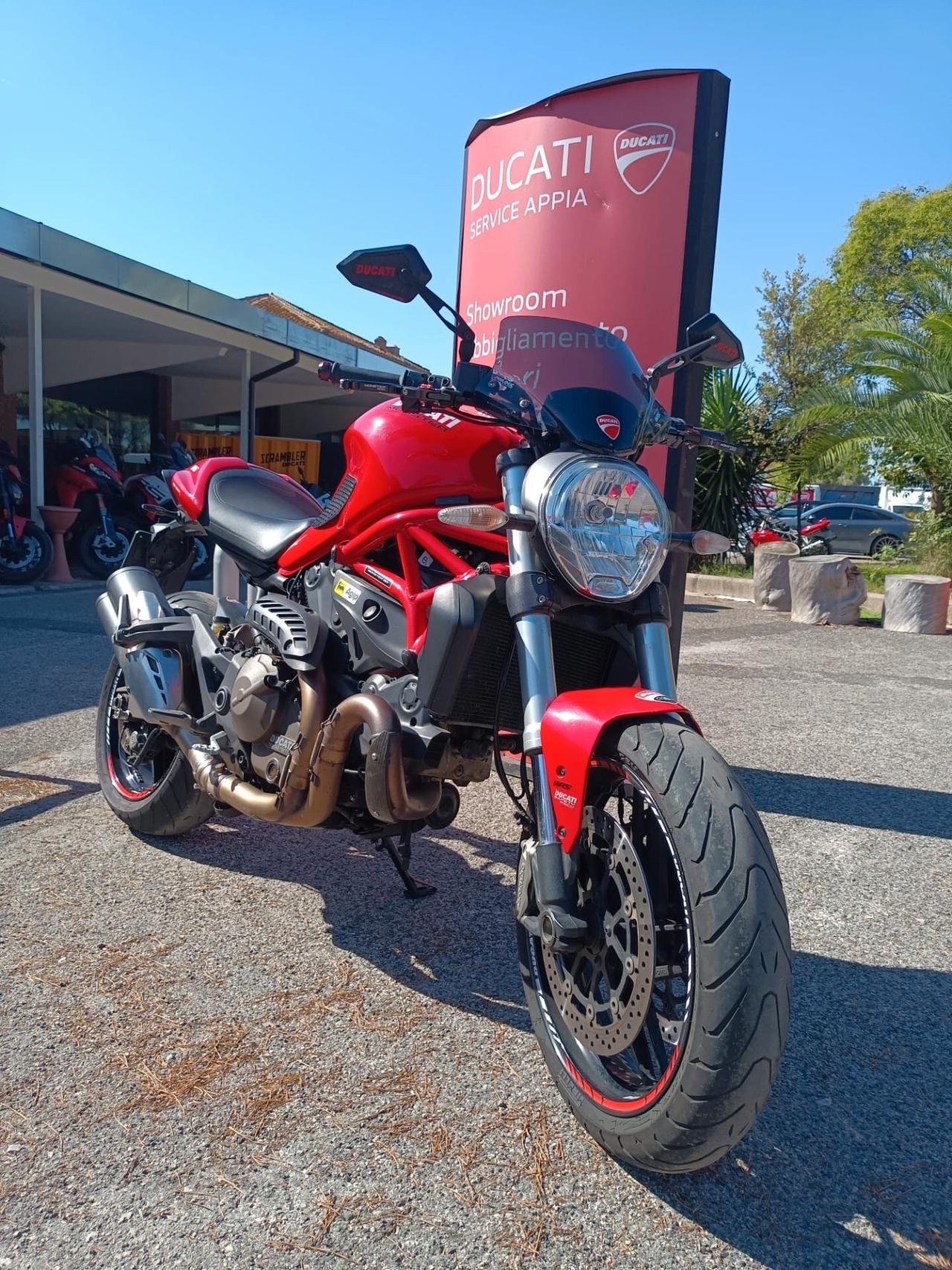 Ducati Monster 821 RED
