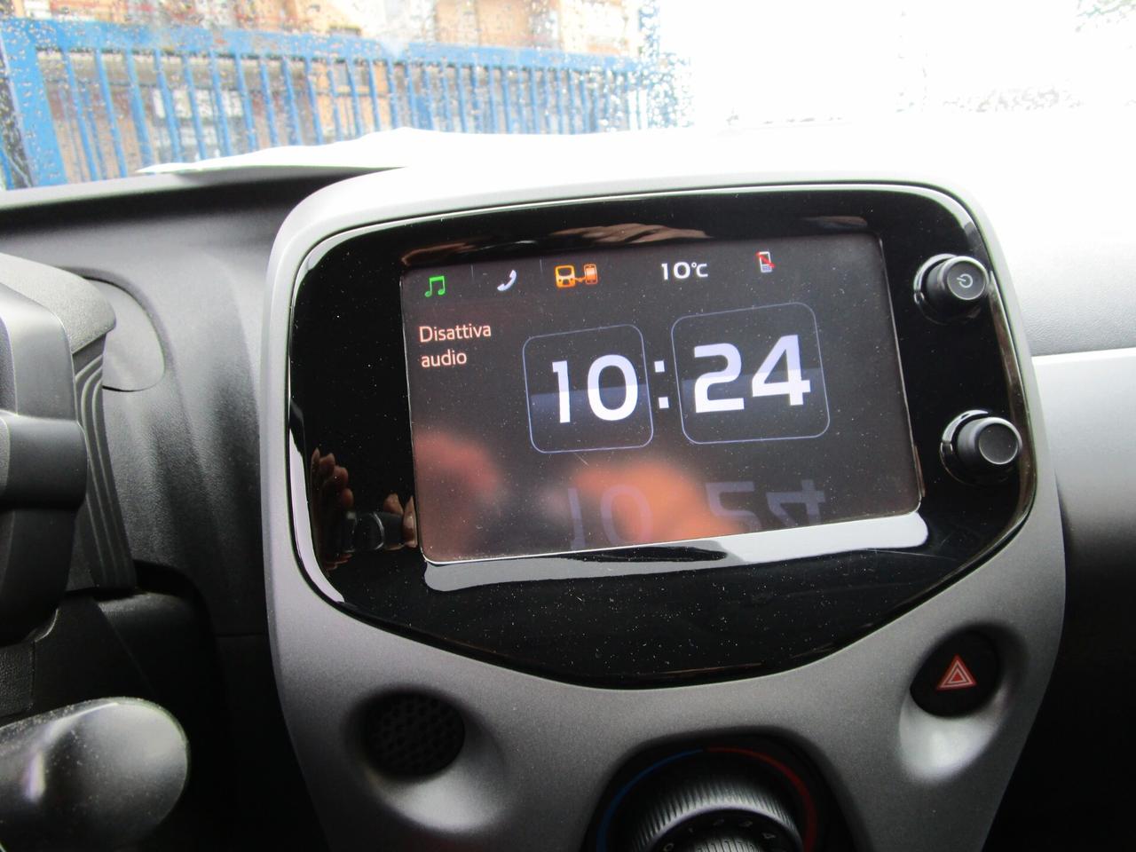 Toyota Aygo Connect 1.0 VVT-i 72 CV 5 porte x-play MMT