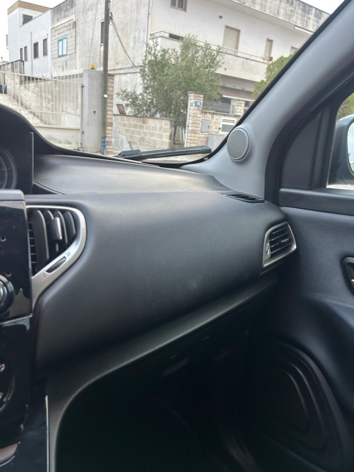 Lancia Ypsilon 1.0 FireFly 5 porte Hybrid Ecochic -2021