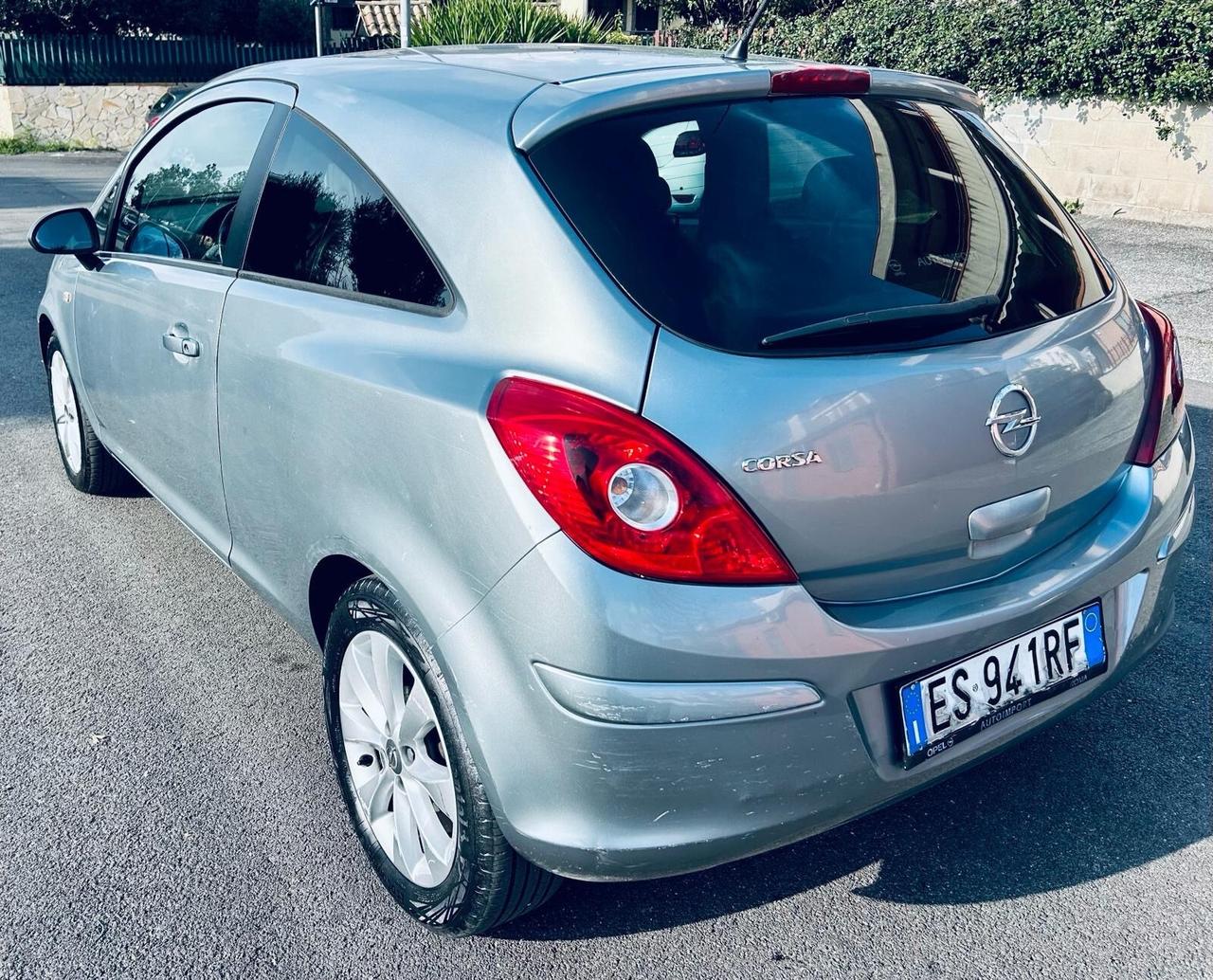 Opel Corsa 1.2 85CV GPL DELLA CASA