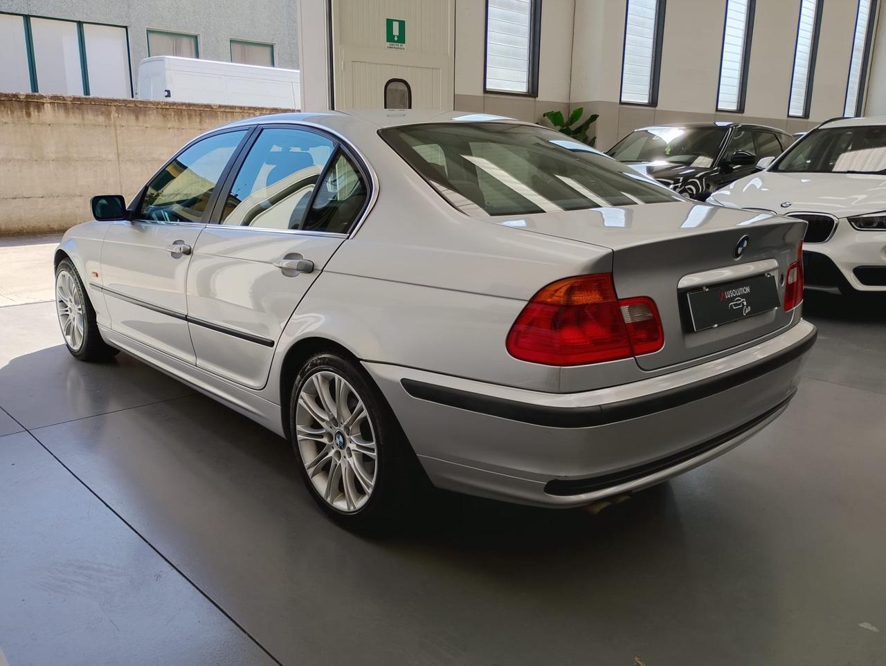 Bmw 320 320i cat 4 porte Attiva
