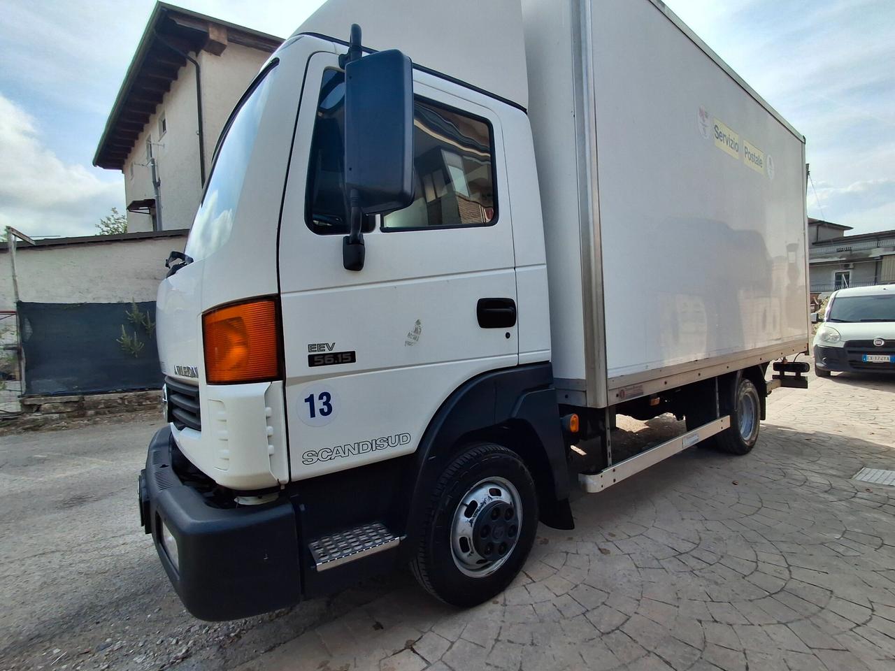 Nissan atelion con pedana posteriore idraulica