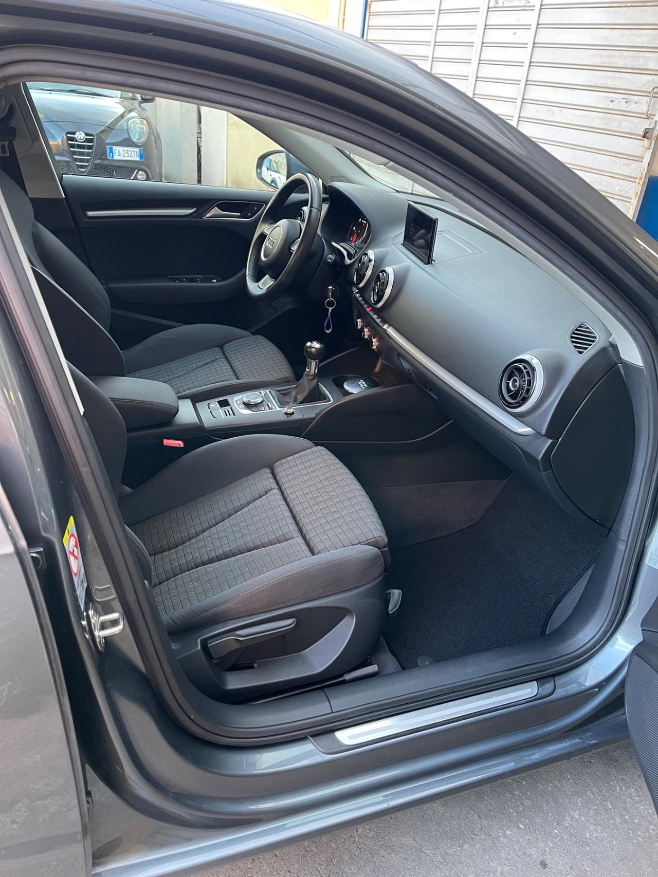 Audi A3 SPB 1.6 TDI 105 CV CR Ambition