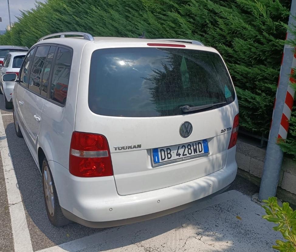 Volkswagen Touran 2.0 16V TDI DSG Highline