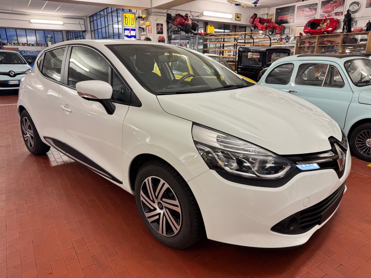 Renault Clio TCe 12V 90CV Start&Stop 5 porte Energy Intens