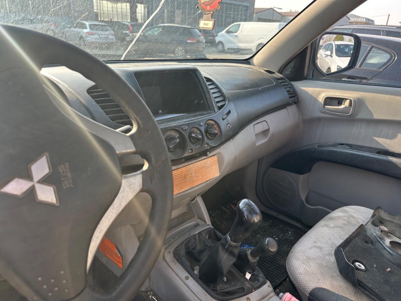 Mitsubishi L200 2.5 DI-D/136CV Single Cab Inform