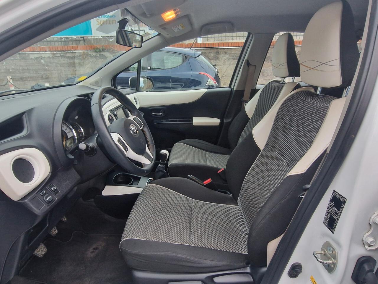 Toyota Yaris 1.4 D-4D 5 porte Lounge