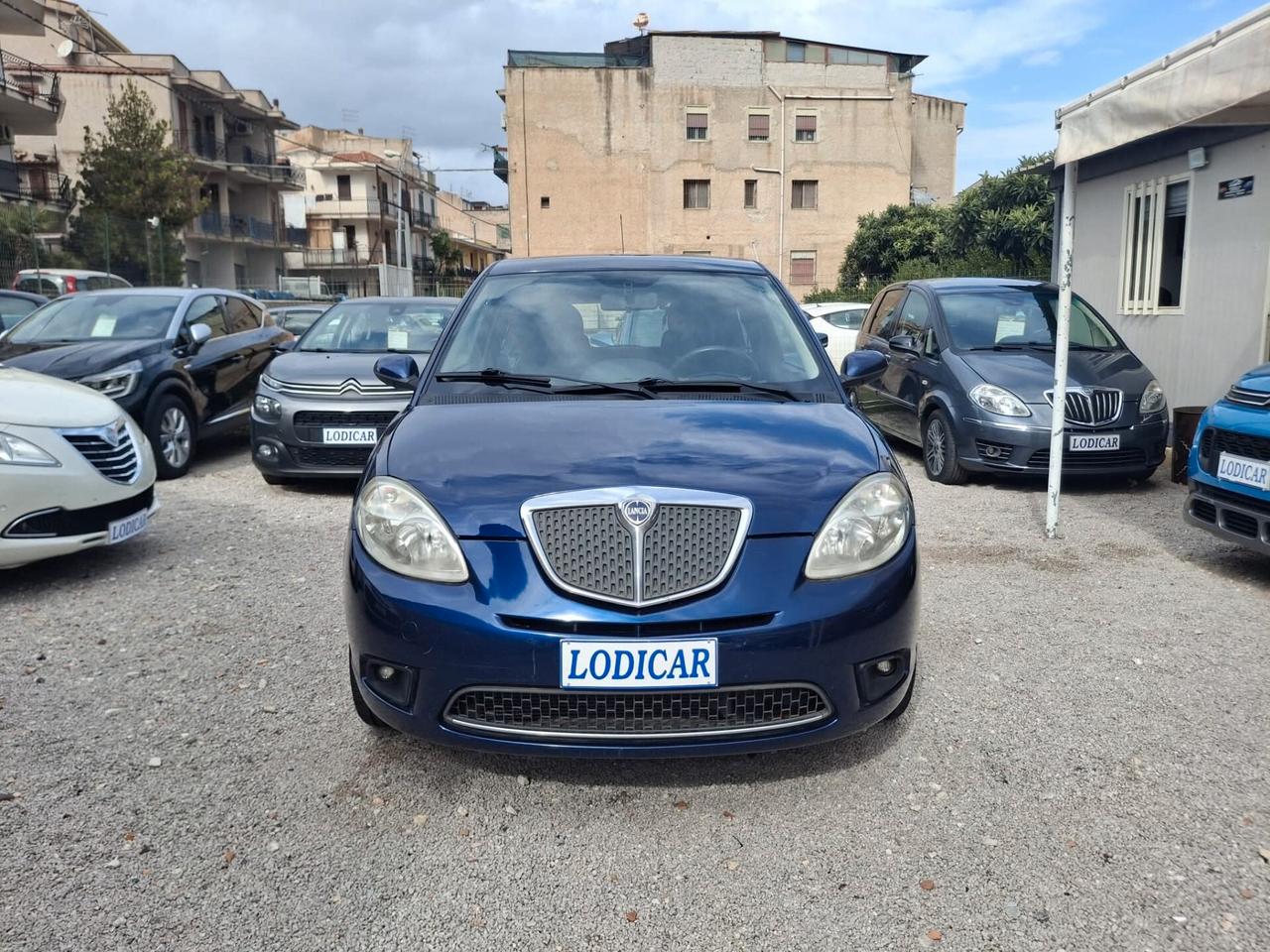 Lancia Ypsilon 1.3 MJT 90 CV Oro