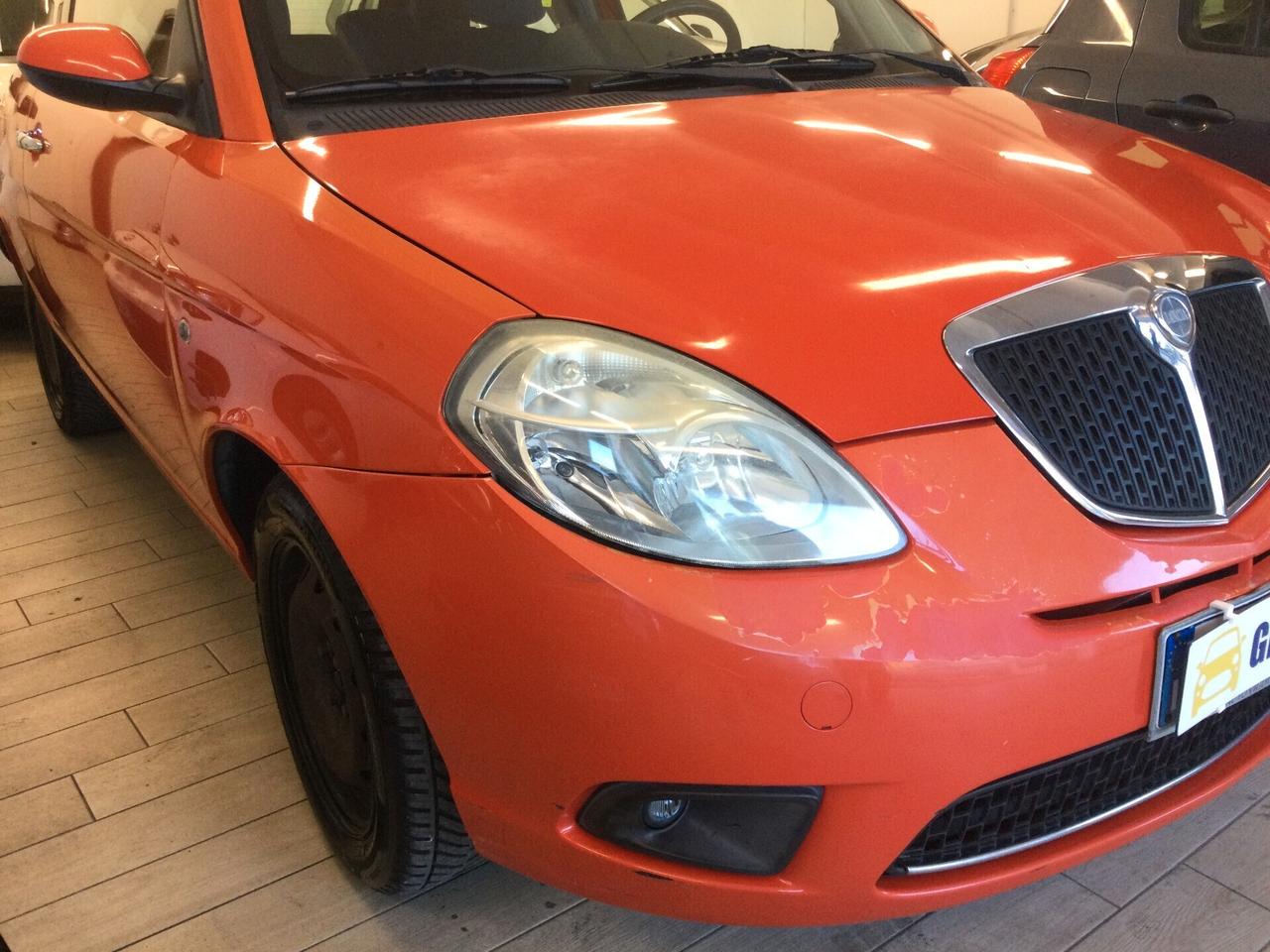 Lancia Ypsilon 1.3 MJT 75 CV Argento