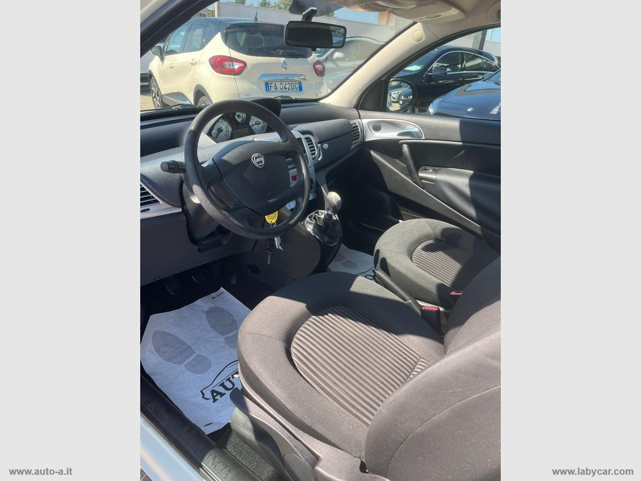 LANCIA Ypsilon 1.2 69 CV Platino