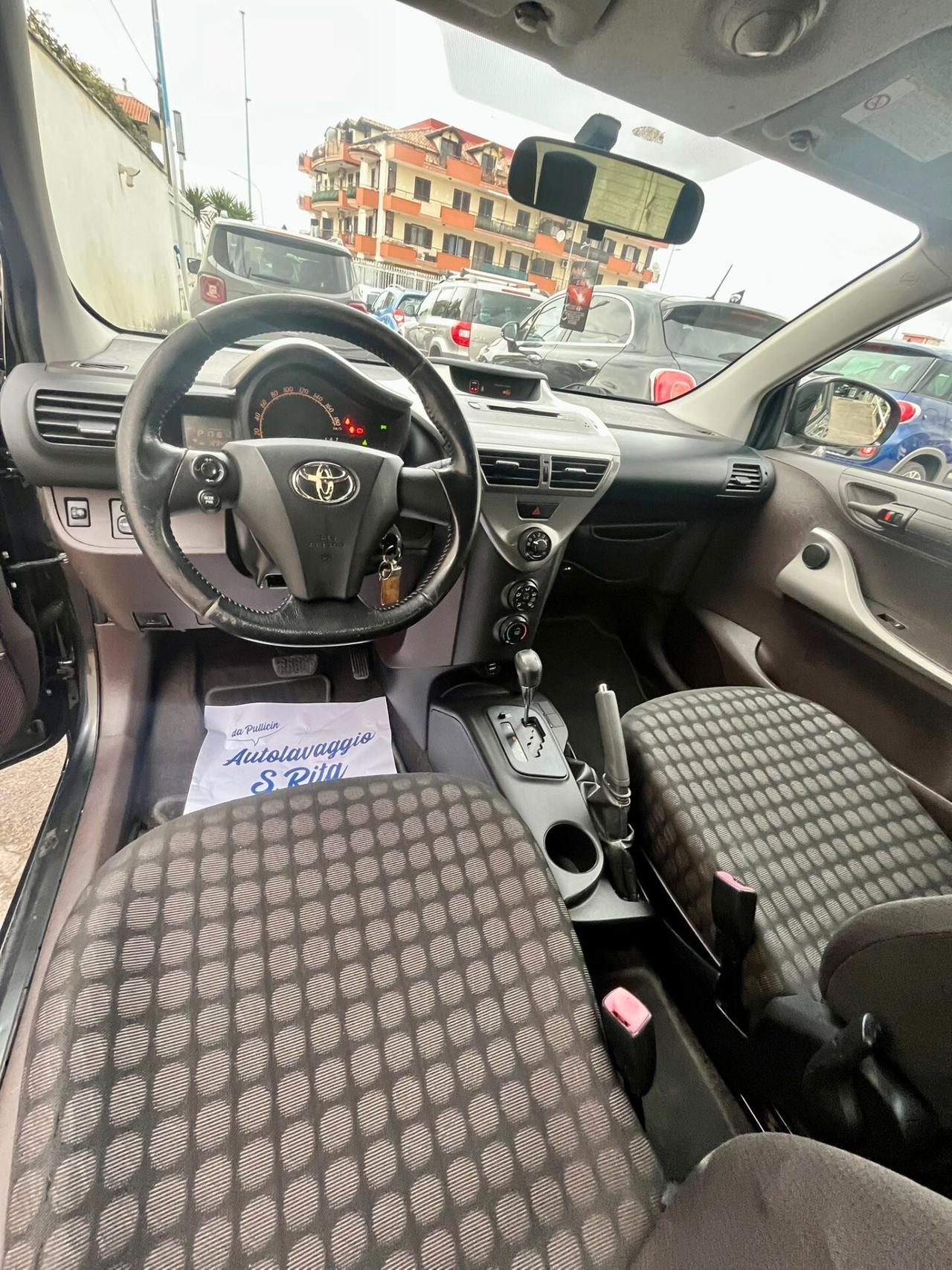 Toyota iQ 1.0 Sol