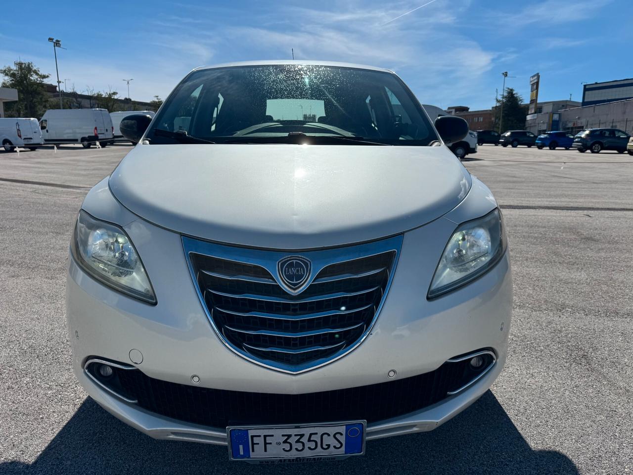 Lancia Ypsilon 0.9 TwinAir 85 CV 5 porte S&S Platinum