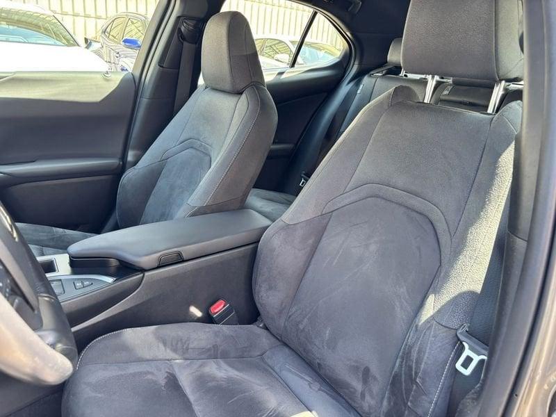 Lexus UX Hybrid Premium 2WD