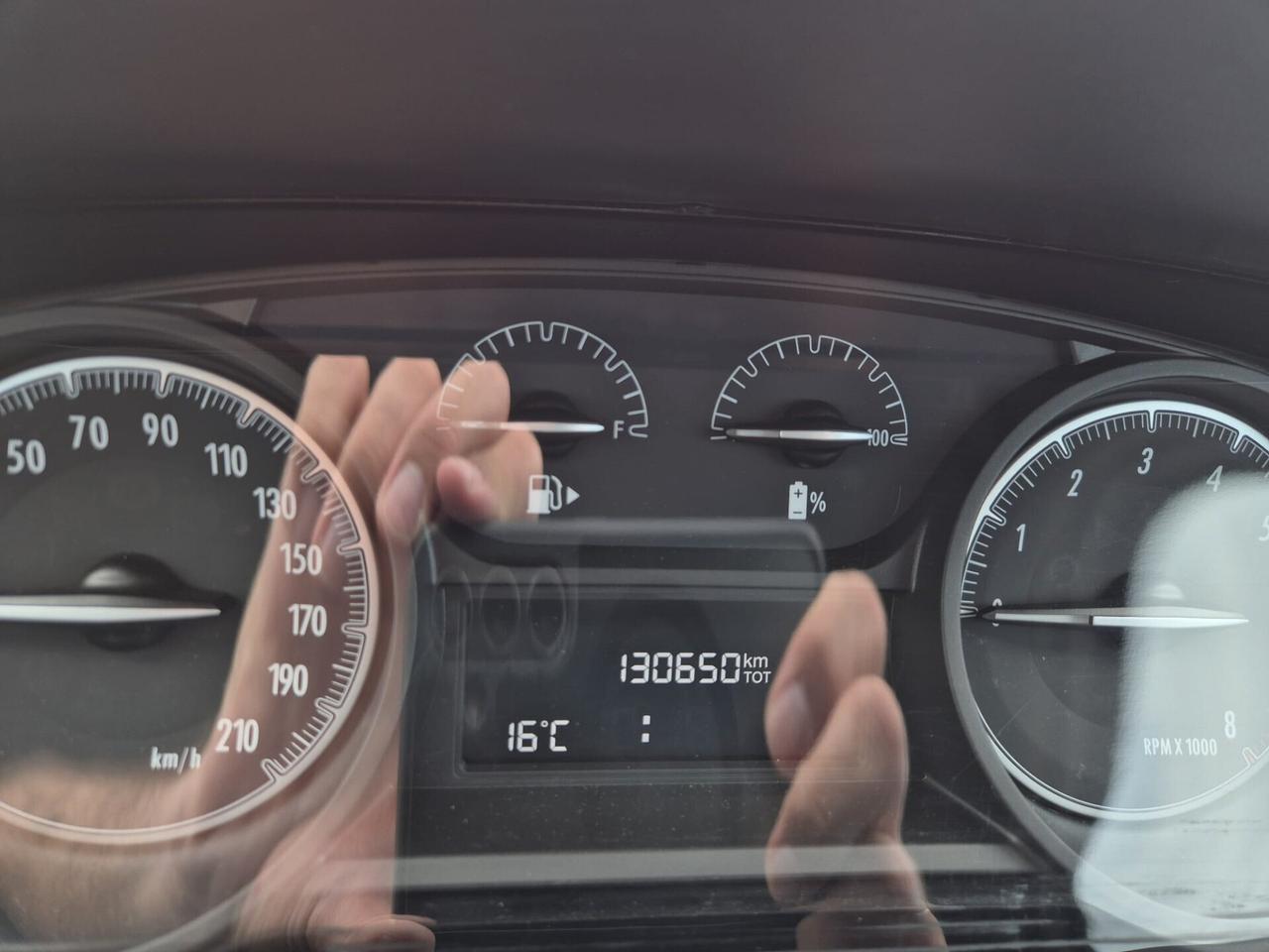 Lancia Ypsilon 1.0 FireFly 5 porte S&S Hybrid Ecochic Silver