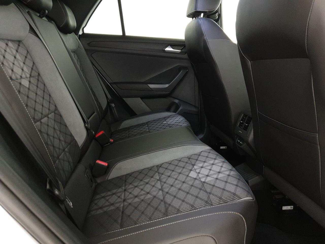 Volkswagen T-Roc 1.5 tsi r-line dsg
